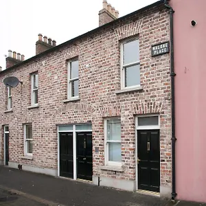 https://malone-place-apartment.belfasthotelsireland.com